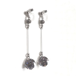 <img src=”bridal-wedding-dangle-cubic-ziconia-cz-crystal-diamond-invisible-clip-on-earrings5.jpg” alt=”pierced look and comfortable Pierced look and comfortable dangle wedding bridal large cubic zirconiachandelier invisible clip on earringss 耳環夾 ノンホールピアス”/>