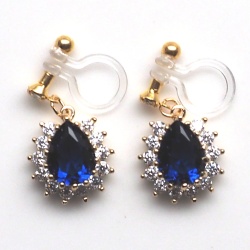 <img src=”comfortable-bridal-dangle-navy-blue-cz-crystal-invisible-clip-on-earrings-miyabigrace2.jpg” alt=”pierced look and comfortable Comfortable and pierced look dangle gold bridal wedding navy blue sapphire cz cubic zirconia crystal teardrop invisible clip on earrings MiyabiGrace 夾耳環 ノンホールピアス”/>