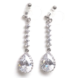 <img src=”comfortable-bridal-wedding-dangle-drop-silver-cz-crystal-invisible-clip-on-earrings-miyabigrace2.jpg” alt=”pierced look and comfortable Comfortable and pierced look dangle bridal wedding cz cubic zirconia crystal teardrop invisible clip on earrings MiyabiGrace 夾耳環 ノンホールピアス”/>