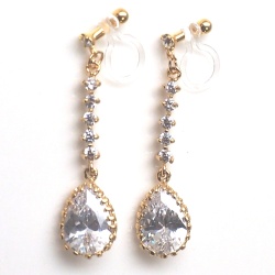 <img src=”comfortable-bridal-wedding-dangle-gold-cz-crystal-invisible-clip-on-earrings-miyabigrace2.jpg” alt=”pierced look and comfortable Comfortable and pierced look dangle gold bridal wedding cz cubic zirconia crystal teardrop invisible clip on earrings MiyabiGrace 夾耳環 ノンホールピアス”/>