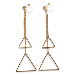 <img src=”comfortable-pierced-look-dangle-gold-triangle-invisible-clip-on-earrings-miyabigrace2.jpg” alt=”pierced look and comfortable Comfortable and pierced look dangle gold triangle geometric invisible clip on earrings MiyabiGrace 夾耳環 ノンホールピアス”/>