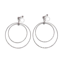 <img src=”comfortable-pierced-look-dangle-shiny-rotatable-textured-silver-double-circle-hoop-invisible-clip-on-earrings-miyabigrace-e5a4bee880b3e792b0-e5a4bee5bc8fe880b3e792b0-e382a4.jpg” alt=”pierced look and comfortable Comfortable and pierced look dangle silver double circile hoop invisible clip on earrings by MiyabiGrace 耳環夾 ノンホールピアス 夾式耳環”/>