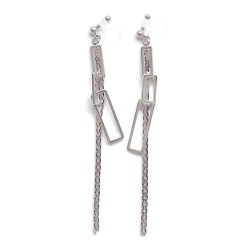 <img src=”comfortable-pierced-look-dangle-silver-chain-square-invisible-clip-on-earrings-miyabigrace2.jpg” alt=”pierced look and comfortable Comfortable pierced look dangle shiny silver chains and rectangle invisible clip on earrings MiyabiGrace 夾耳環 ノンホールピアス”/>