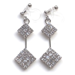  <img src=”dangle-2-square-rhinestone-crystal-invisible-clip-on-earrings-wedding-clip-earrings4.jpg” alt=”pierced look and comfortable wedding bridal dangle two square rhinestone crystal invisible clip on earrigs non pierced earrigs”/>