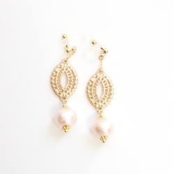 <img src=”dangle-gold-oriental-filigree-pink-cotton-pearl-invisible-clip-on-earrings-non-pierced-earrin” alt=”pierced look and comfortable Wedding bridal Dangle Gold Oriental Filigree & Pink Cotton Pearl Invisible Clip on Earrings non pierced earrings”/>