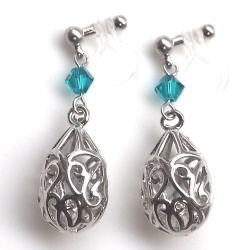 <img src=”dangle-openwork-silver-teadrop-blue-swarovski-crystal-invisible-clip-on-earrings8.jpg” alt=”pierced look and comfortable dangle silver openwork teardrop and swarovski crystal invisible clip on earrings”/>