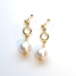 Pierced Look! Crystal & White Japanese Cotton Pearl Invisible Clip on Earrings