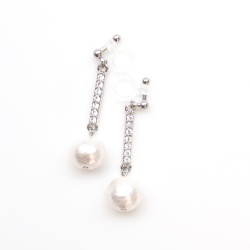 <img src=”dangle-silver-crystal-and-white-cotton-pearl-invisible-clip-on-earrings-non-pierced-earrings” alt=”pierced look and comfortable Wedding bridal Rhinestone Crystal & White Cotton Pearl Invisible Clip on Earrings non pierced earrings”/>