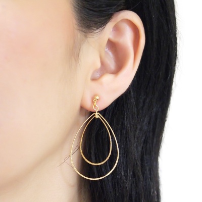 Comfortable pierced look dangle shiny rotatable textured gold double teardrop hoop invisible clip on earrings MiyabiGrace 夾耳環 夾式耳環 イヤリング1.jpg