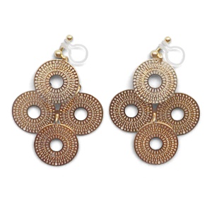 <img src=”comfortable-pierced-look-dangle-gold-four-circle-coin-filigree-invisible-clip-on-earrings-miyabigrace-e5a4bee880b3e792b0-e5a4bee5bc8fe880b3e792b0-e382a4e383a4e383aa.jpg” alt=”pierced look and comfortable Comfortable and pierced look dangle gold circle filigree invisible clip on earrings bridal jewelry by MiyabiGrace 耳環夾 ノンホールピアス 夾式耳環”/>
