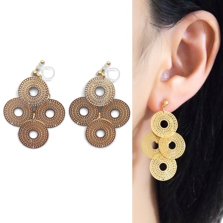 <img src=”comfortable-pierced-look-dangle-gold-four-circle-coin-filigree-invisible-clip-on-earrings-miyabigrace-e5a4bee880b3e792b0-e5a4bee5bc8fe880b3e792b0-e382a4e383a4e383aa2.jpg” alt=”pierced look and comfortable Comfortable and pierced look dangle gold circle filigree invisible clip on earrings bridal jewelry by MiyabiGrace 耳環夾 ノンホールピアス 夾式耳環”/>
