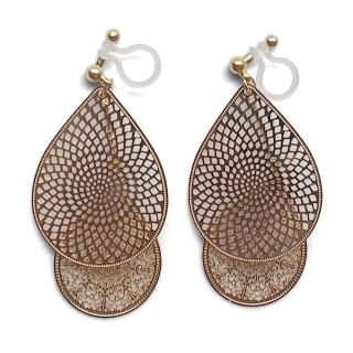<img src=”comfortable-pierced-look-dangle-gold-two-mesh-oriental-filigree-invisible-clip-on-earrings-miyabigrace-e5a4bee880b3e792b0-e5a4bee5bc8fe880b3e792b0-e382a4e383a4e383aa.jpg” alt=”pierced look and comfortable Comfortable and pierced look dangle gold teardrop filigree invisible clip on earrings bridal jewelry by MiyabiGrace 耳環夾 ノンホールピアス 夾式耳環”/>