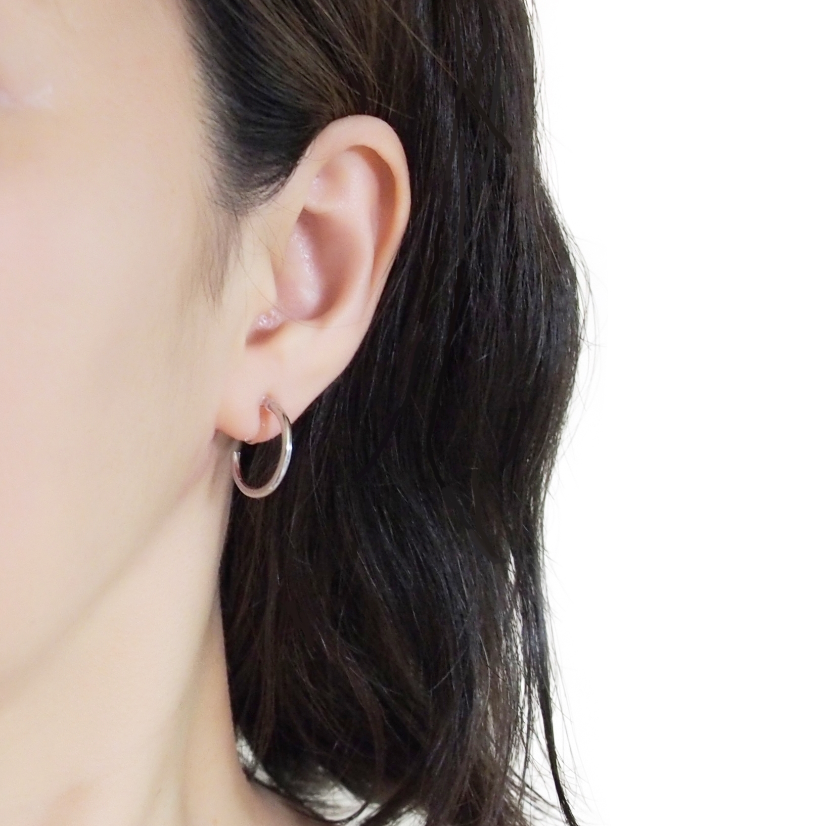 Comfortable pierced look elegant small silver simple hoop Invisible clip on earrings Miyabi Grace10.jpg
